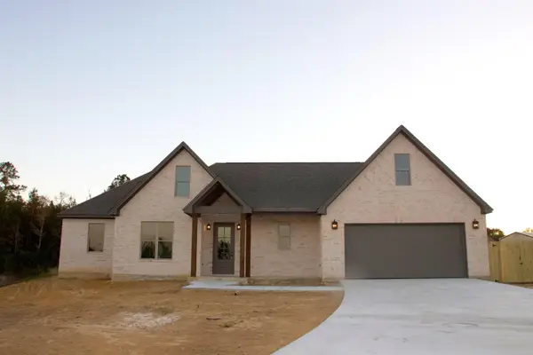 3775 Buchanan Cir, Orange, TX 77630