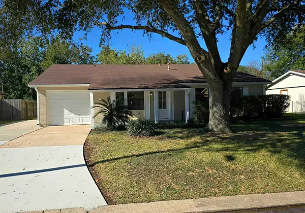 320 Avenue E, Nederland, TX 77627