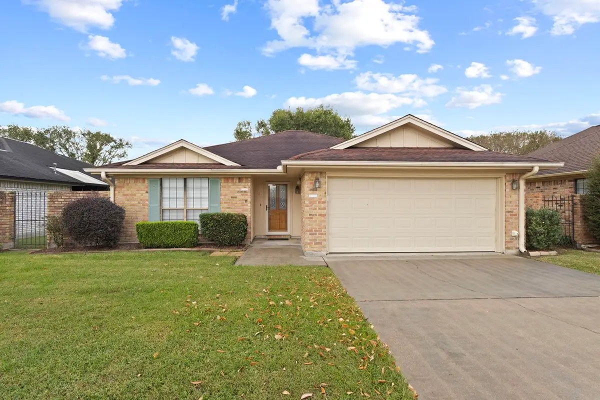 323 Castle Dr., Port Neches, TX 77651 - Image #1