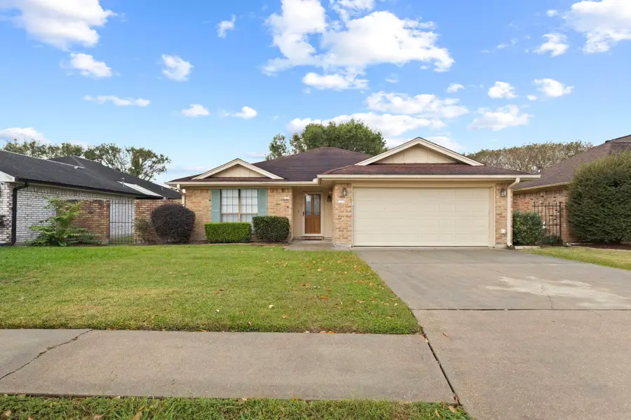 323 Castle Dr., Port Neches, TX 77651 - Image #2