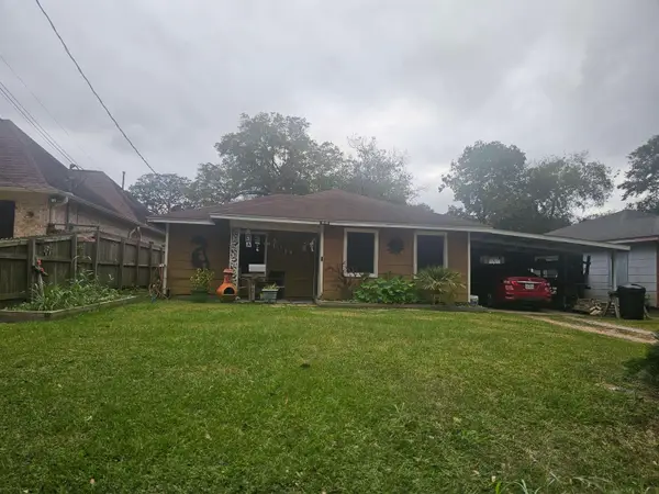 1114 Montrose St, Port Neches, TX 77651