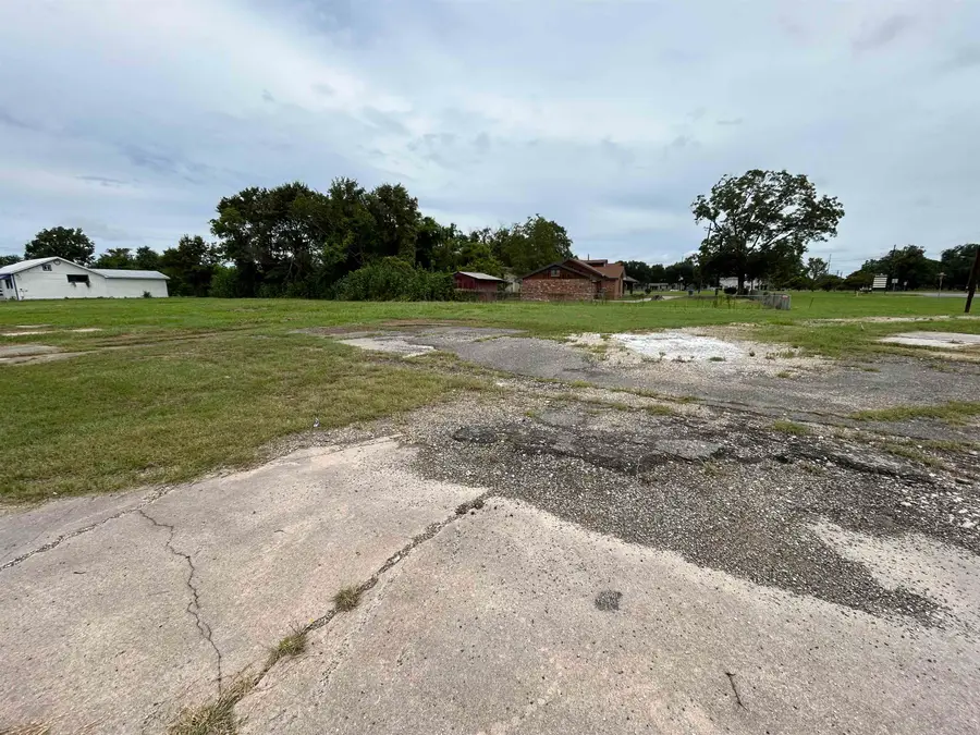 96 Green, Orange, TX 77630 - Image #2