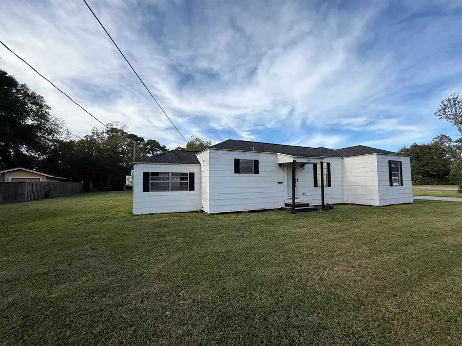 6899 Jefferson Blvd, Groves, TX 77619 - Image #2