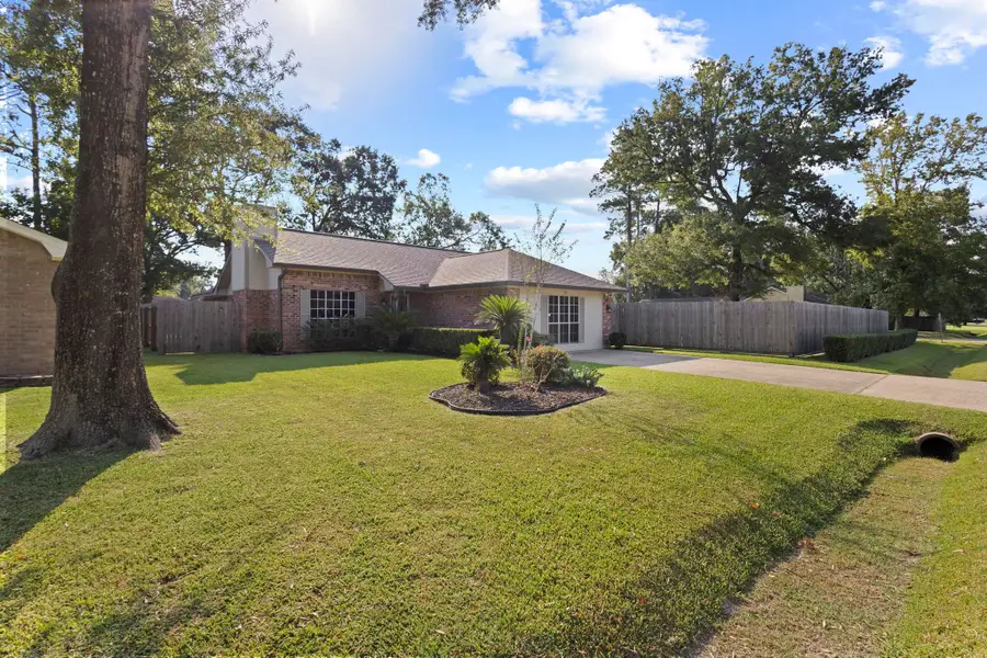 395 Needles St, Vidor, TX 77662 - Image #2