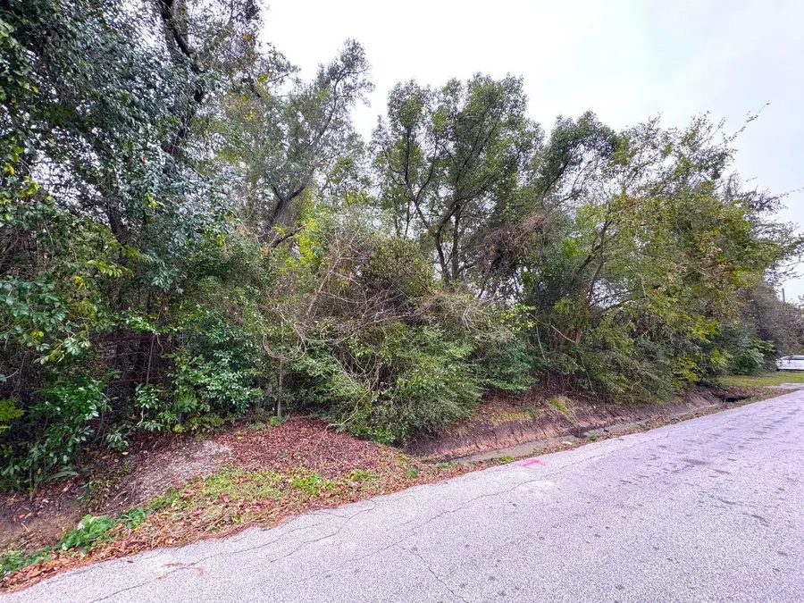 1249 Central Dr, Beaumont, TX 77706 - Image #3