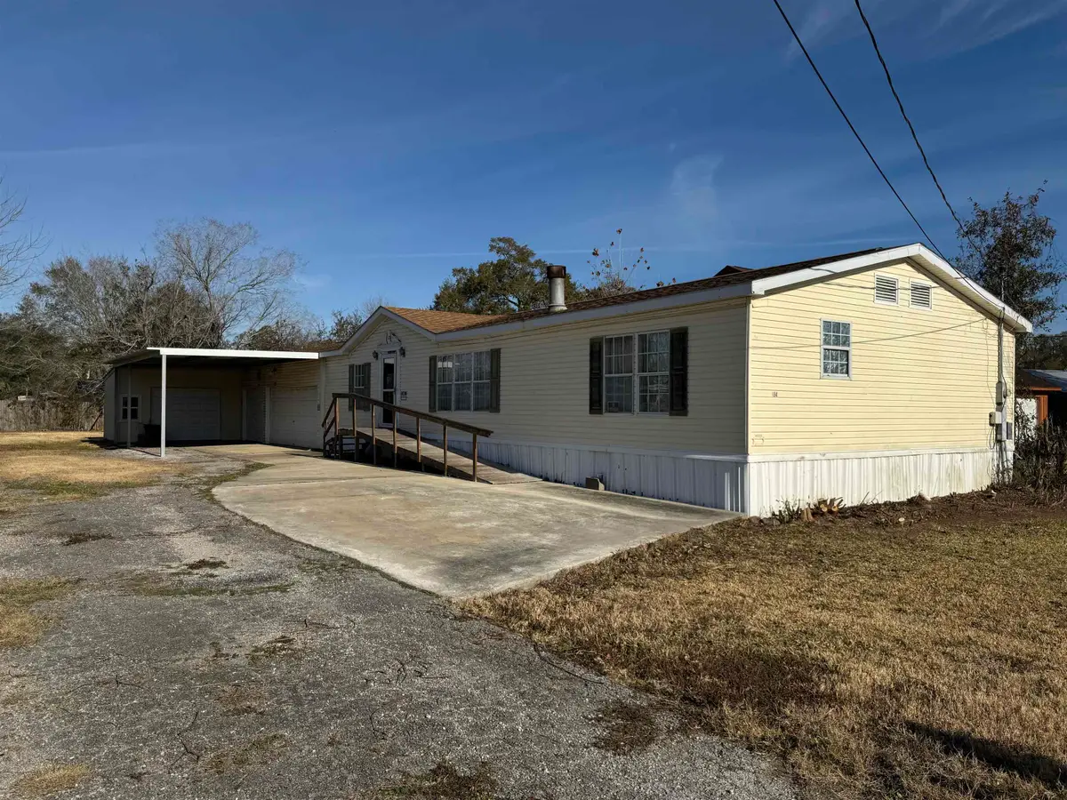 134 1st Ave, Nederland, TX 77627 - #1