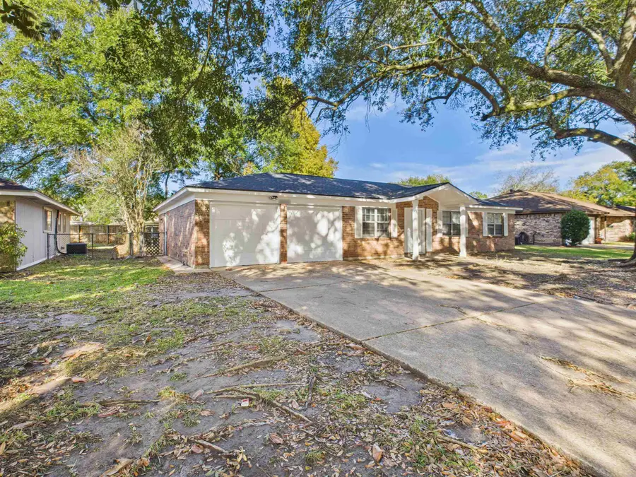 8650 Braeburn Lane, Beaumont, TX 77707 - Image #2