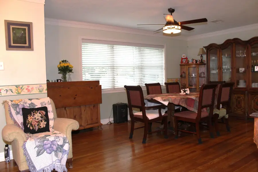 1718 Sun, Port Neches, TX 77651 - Image #3