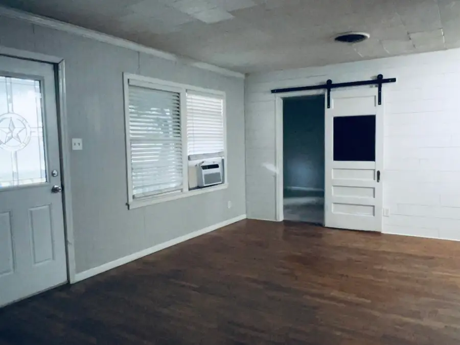 2201 Avenue G, Nederland, TX 77627 - Image #3