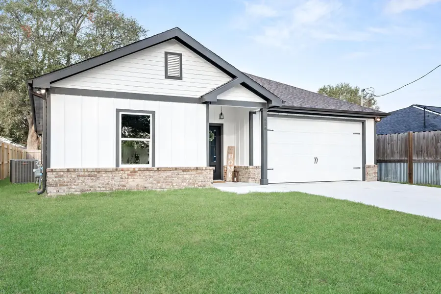 826 Montrose St., Port Neches, TX 77651 - Image #2