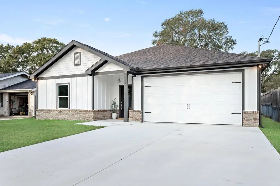 826 Montrose St., Port Neches, TX 77651 - Image #3