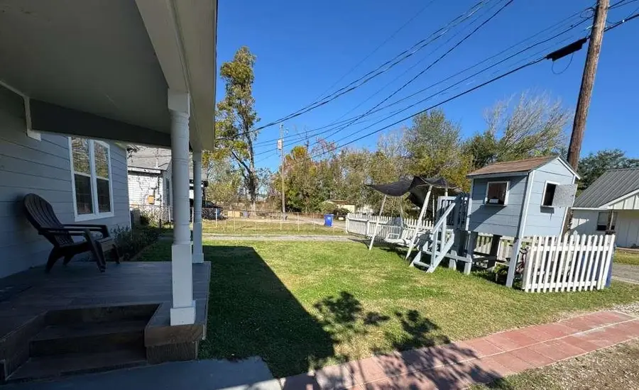 211 Florence St, Orange, TX 77630 - Image #2