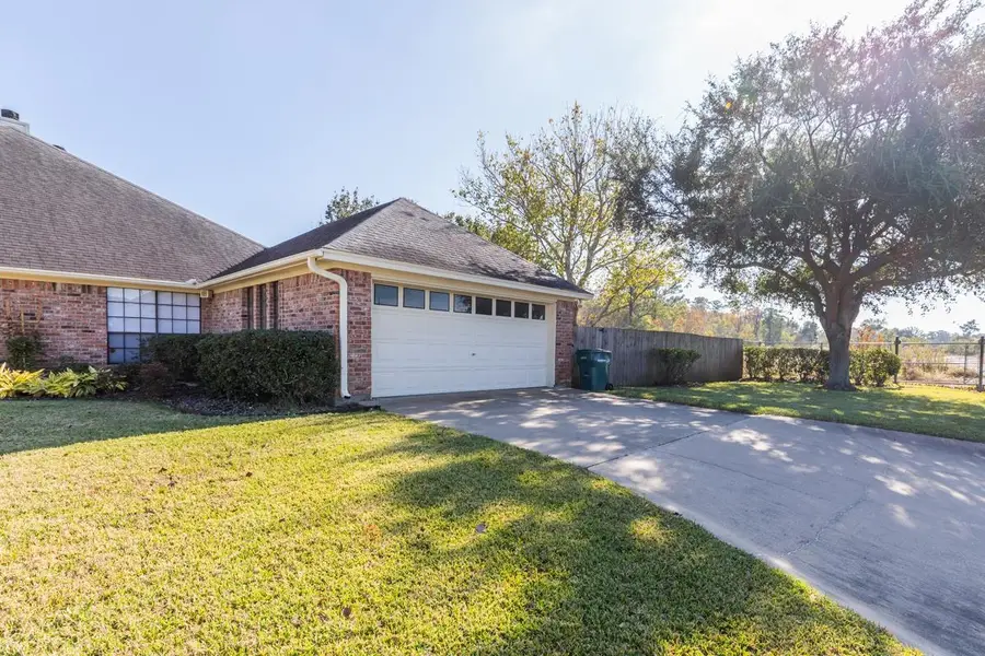 8335 Westgate Dr, Beaumont, TX 77706 - Image #2