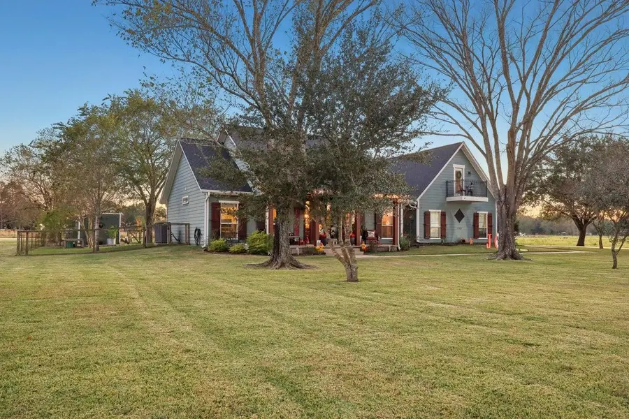 1283 Florida St, Nome, TX 77629 - Image #2