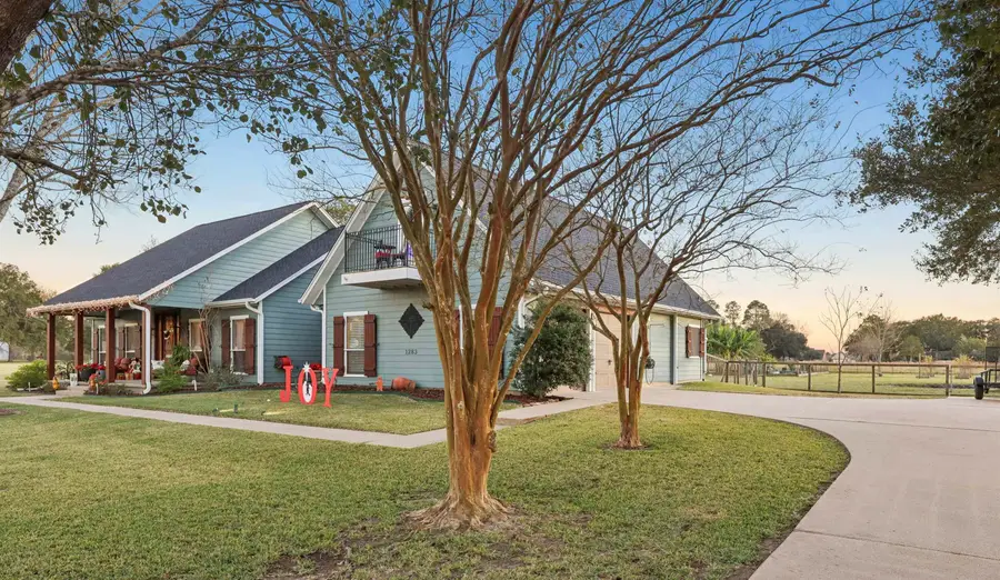 1283 Florida St, Nome, TX 77629 - Image #3