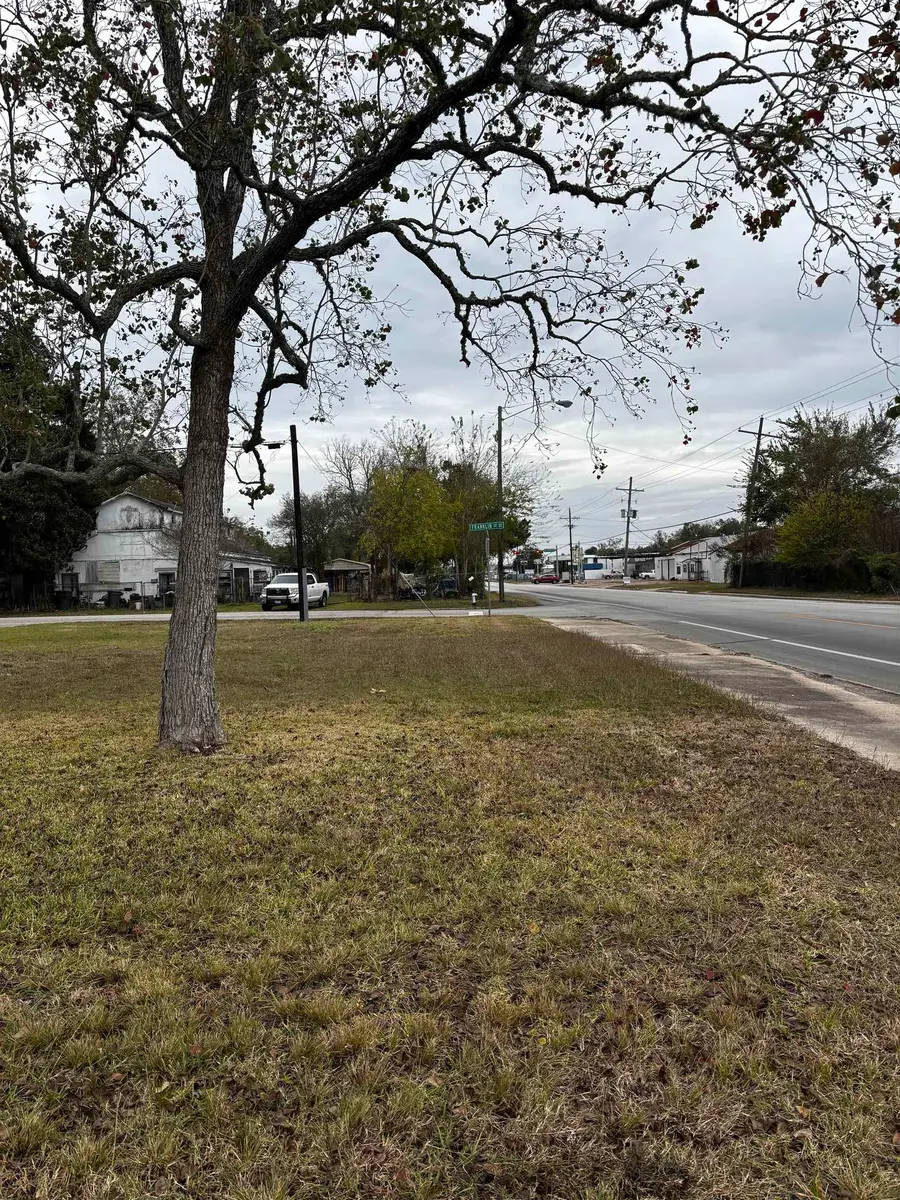 1195 S 4th St, Beaumont, TX 77701 - Image #3