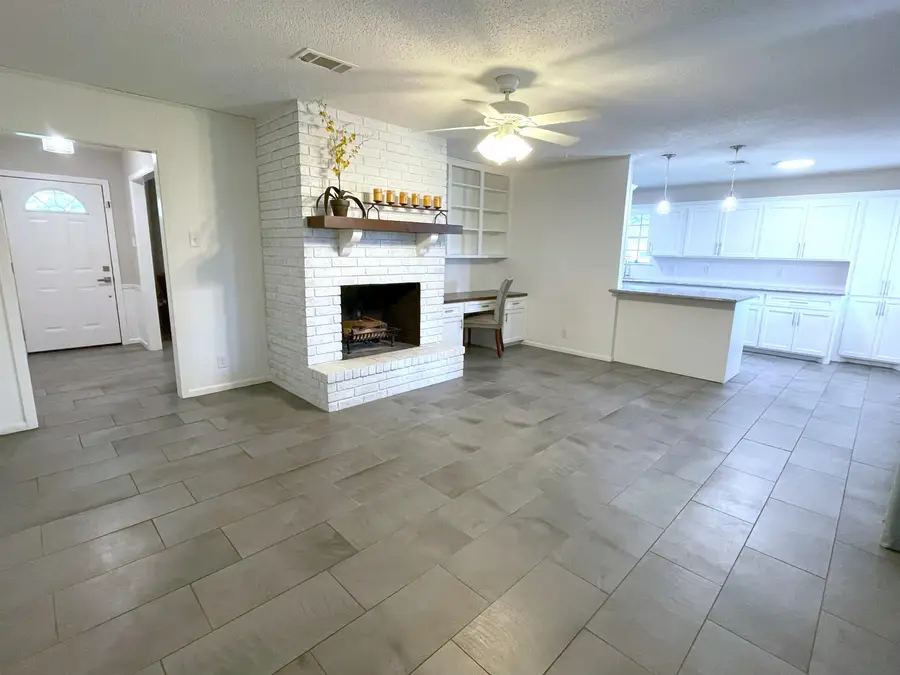 3055 Westmont Dr, Beaumont, TX 77706 - Image #2