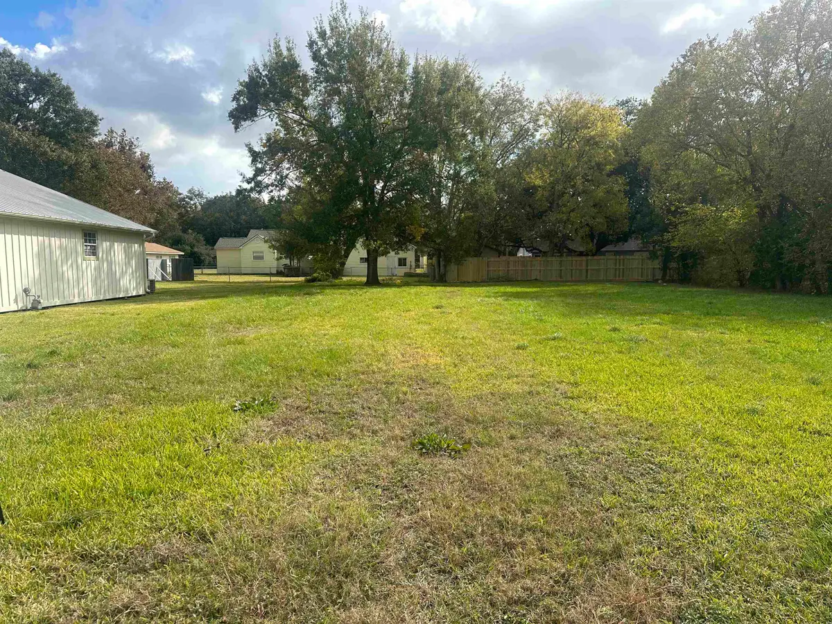 2611 Avenue A, Nederland, TX 77627 - Image #1