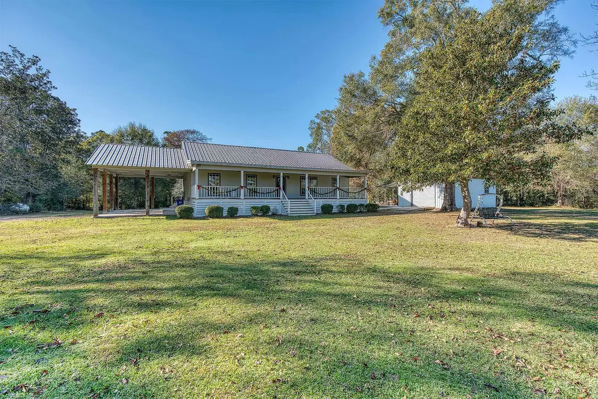 9538 TRINITY RD, Orange, TX 77632-6962 - Image #1