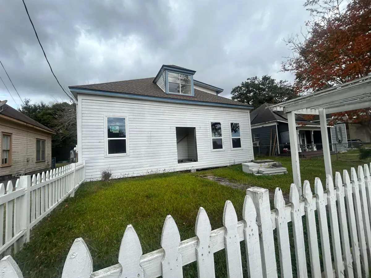 1004 Cherry, Bridge City, TX 77611 - Image #1