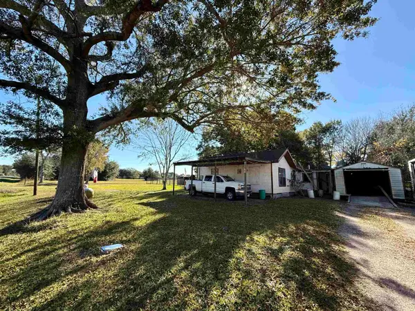 509 Franzen, Winnie, TX 77665