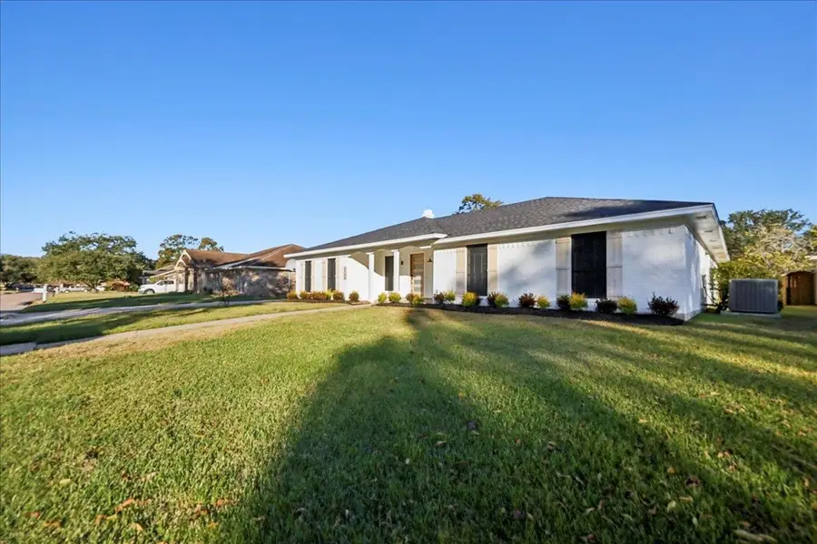 6990 Killarney Dr, Beaumont, TX 77706 - Image #3