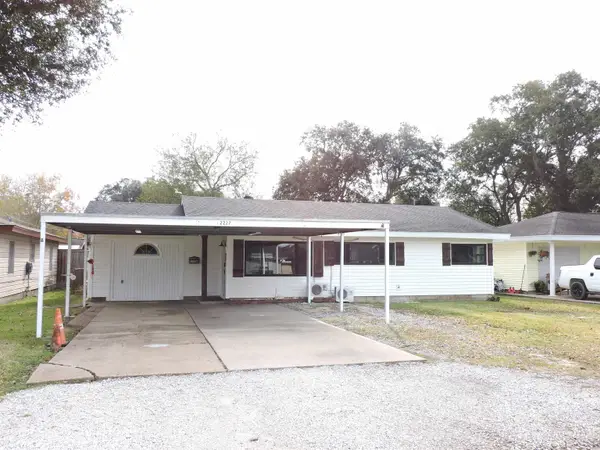 2227 10TH, Port Neches, TX 77651