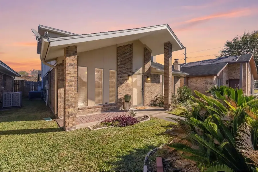 8241 Heartfield, Beaumont, TX 77706 - Image #2