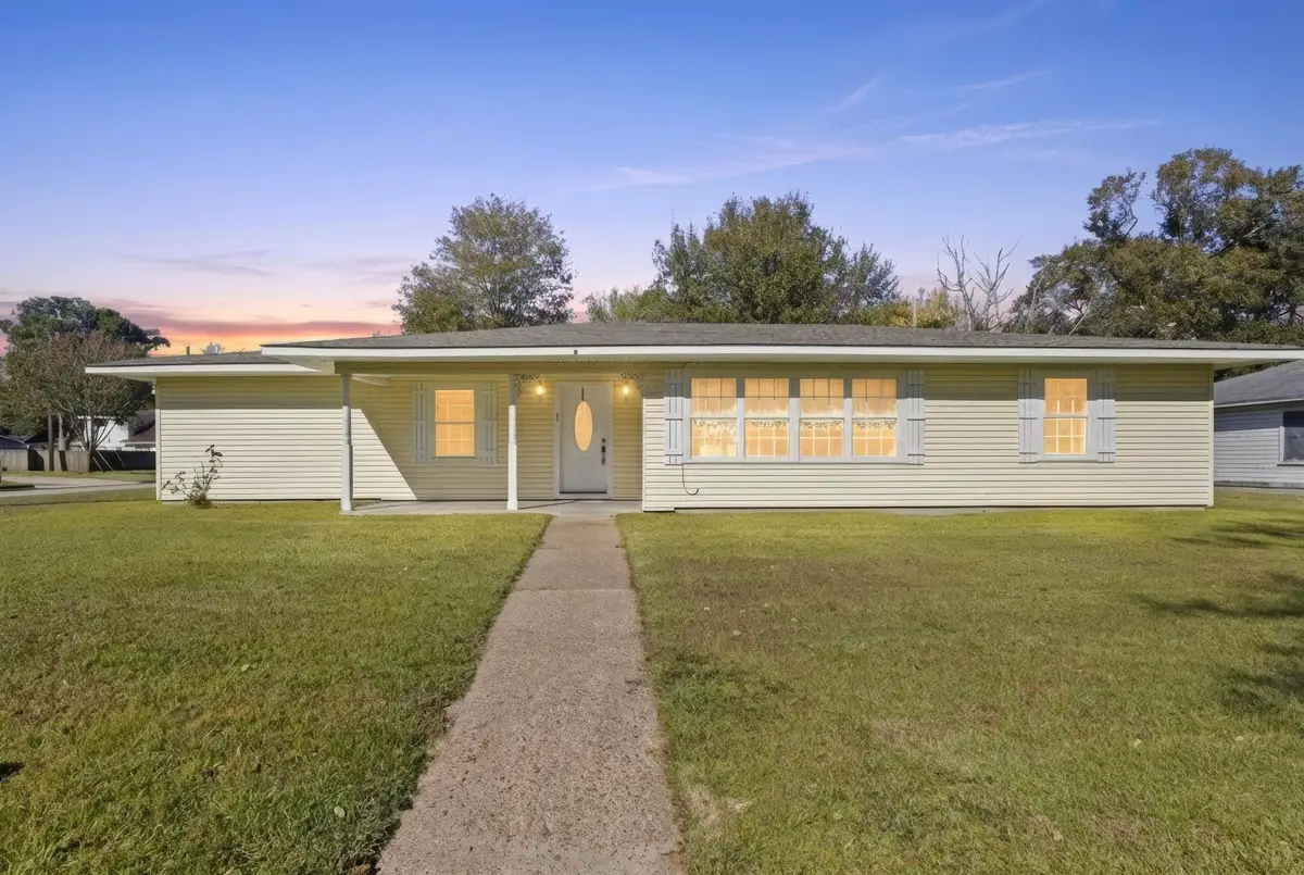 1 Circle Q, Orange, TX 77630 - Image #1