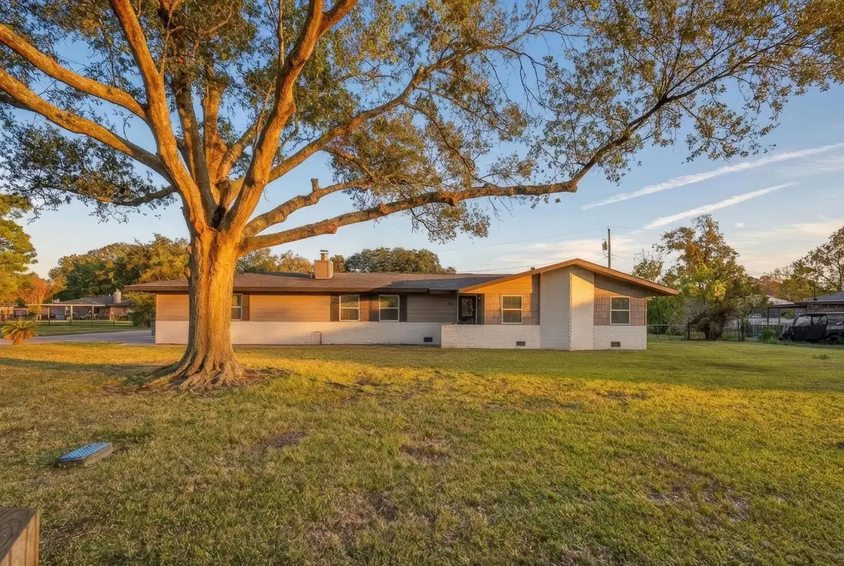 316 Linda, Bridge City, TX 77611 - Image #1