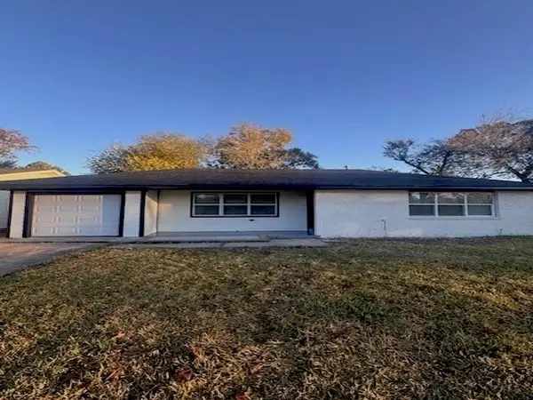 4030 Bayou Dr, Beaumont, TX 77707