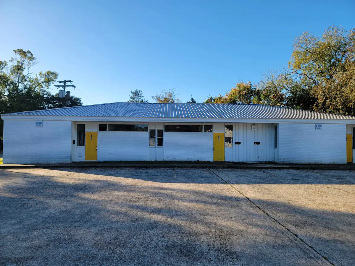 801 W Park, Orange, TX 77630 - Image #1