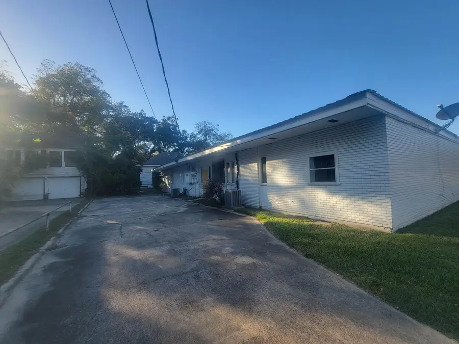 801 W Park, Orange, TX 77630 - Image #2