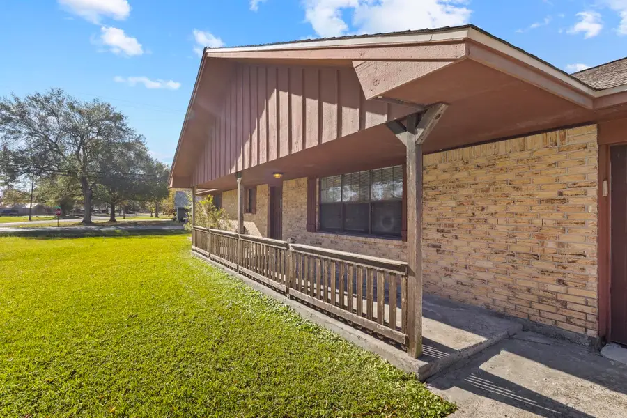 2818 Briggs, Orange, TX 77630 - Image #2