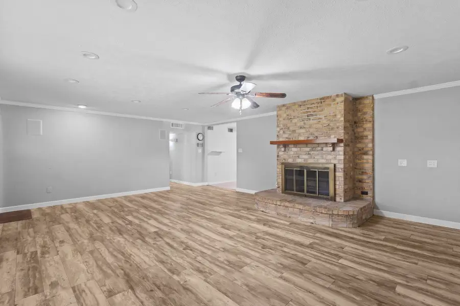 2818 Briggs, Orange, TX 77630 - Image #3