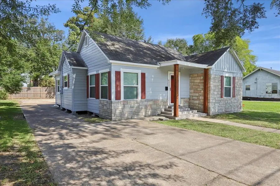 4555 Hartel St, Beaumont, TX 77705 - #2