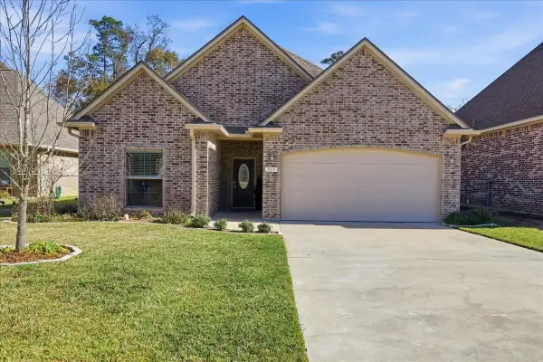 302 Long Leaf, Silsbee, TX 77656