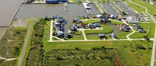 400 Island Way, Port Arthur, TX 77640