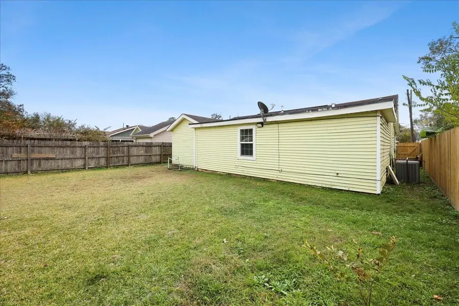 2220 Earl Street, Beaumont, TX 77703 - Image #2