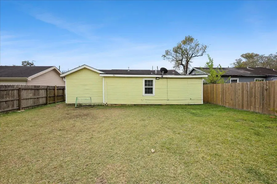 2220 Earl Street, Beaumont, TX 77703 - Image #3