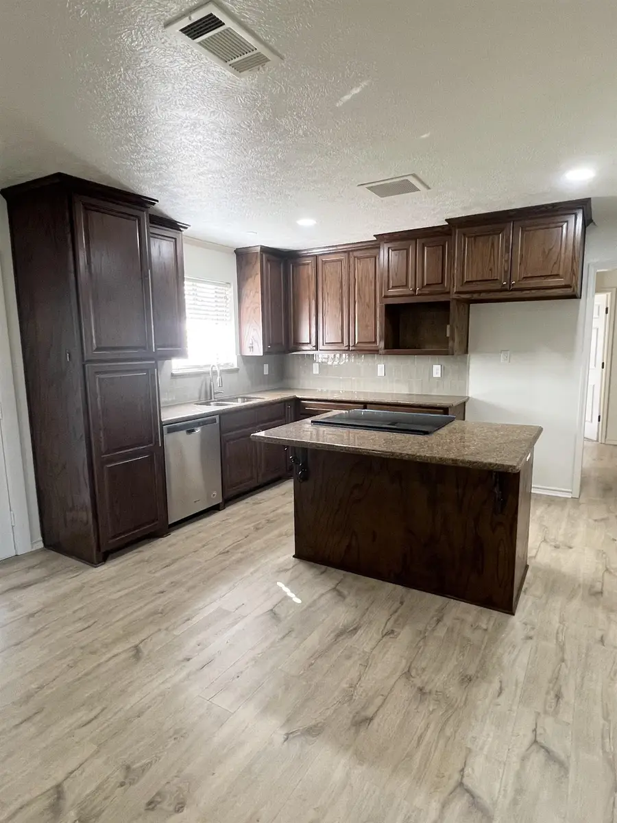 6916 Washington Blvd, Groves, TX 77619 - Image #3