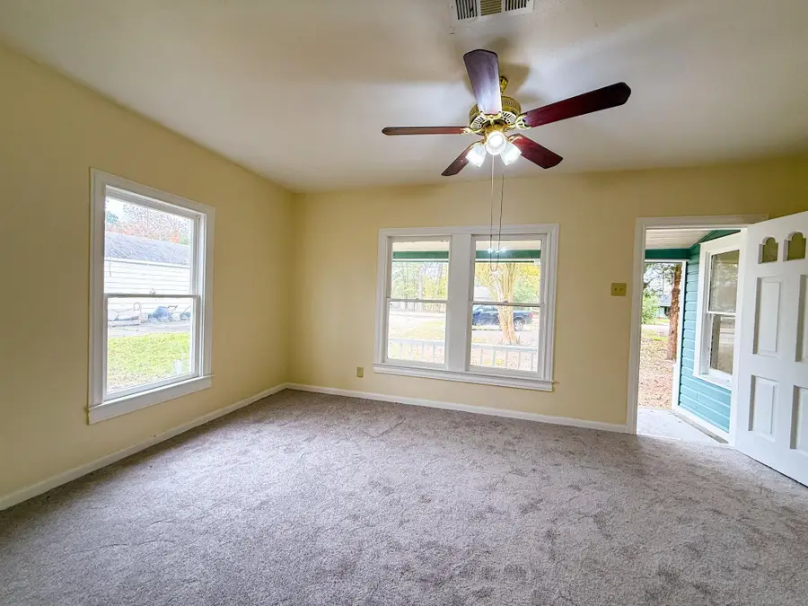 630 W Davis, Vidor, TX 77662 - Image #3