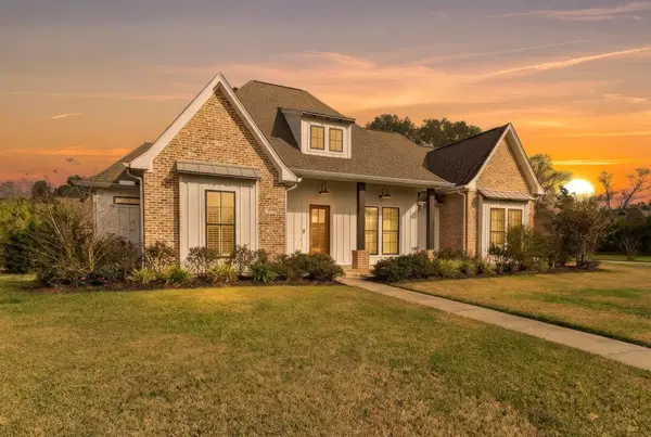 4904 Woodway, Orange, TX 77630