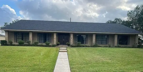 8 BAYOU BEND PL, Beaumont, TX 77706