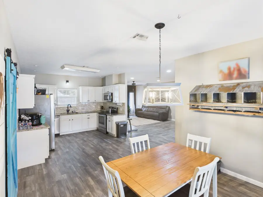 7090 Carroll Ln, Beaumont, TX 77713 - Image #2