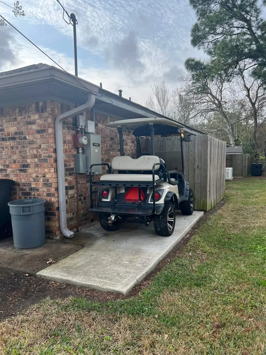 643 Victor Dr, Port Neches, TX 77651 - Image #3