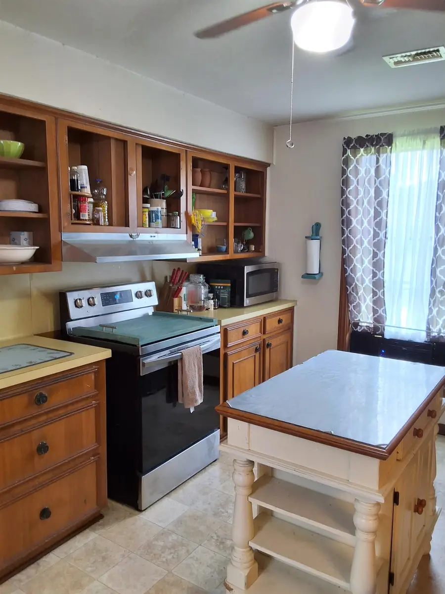 1662 S Ann, Sour Lake, TX 77659 - #2