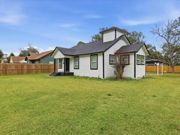 5395 Fairview Avenue, Beaumont, TX 77705