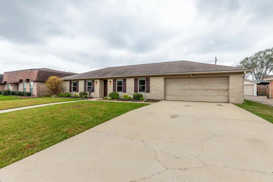 2746 S Kitchen Dr., Port Neches, TX 77651 - #2