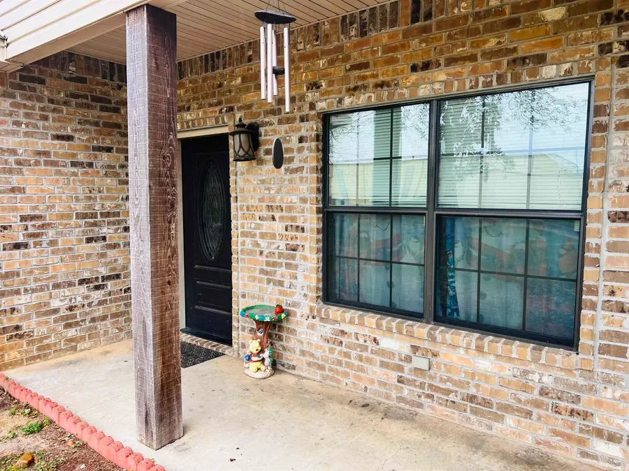 147 County road 817, Buna, TX 77612 - Image #2